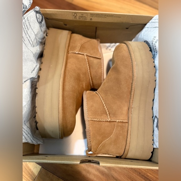 UGG® Classic Ultra Mini Platform Boot (Women) - Picture 9 of 15